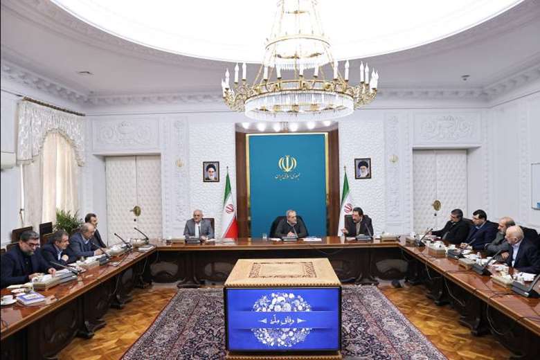 رویکرد دولت سهیم کردن صنعتگران و تولیدکنندگان در تصمیم‌گیری‌ها است/ رفع مشکل نقدینگی صنایع و تولیدی‌ها در دستور کار است