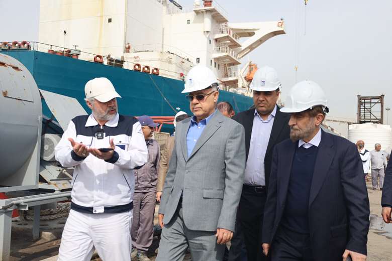 پهن‌پیکر 110 هزار تنی نفت راهی دریا شد/ آغاز عملیات اجرایی سکوهای فاز 11 پارس جنوبی