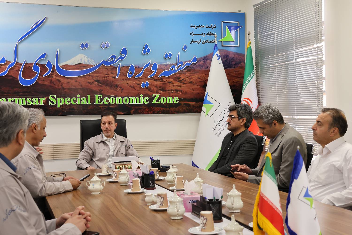 بازدید مدیران گمرک و هماهنگی امور مناطق ویژه اقتصادی از منطقه ویژه اقتصادی گرمسار؛ تأکید بر تسهیل فعالیت سرمایه‌گذاران