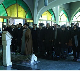 http://www.idro.ir/fa-ir/PublishingImages/960920-niyazmand.jpg